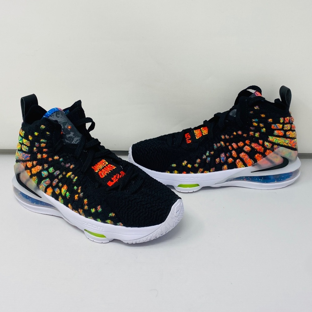 NIB***NIKE LEBRON XVII**5.5Y***$180